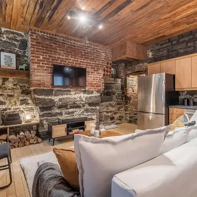 Vintage 3BR 2Bath - Golden Square Mile - Sleeps 8