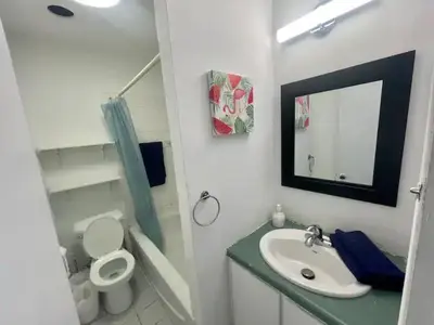 Gallery image of FULL KITCHEN 12min from DTOWN Room B in Montréal