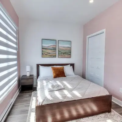 Modern Comforts 3 Bedroom & Full Kitchen & Wifi & Easy Montreal Access