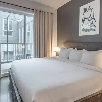 Luxury Old Montreal Suite with Soaring Ceilings