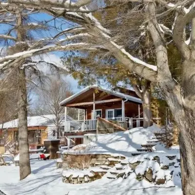 Lake Access - Private Spa - Pool table - Rustique