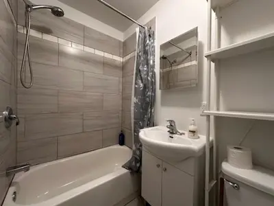 Gallery image of FULL KITCHEN 10min from DTOWN Room B in Montréal