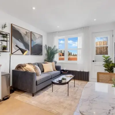 The Speakeasy Suite 501 With Parking