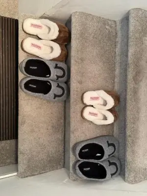 a display of three donuts in a wall withoodoo at Appartement Cool à Longueuil Plan A in Longueuil