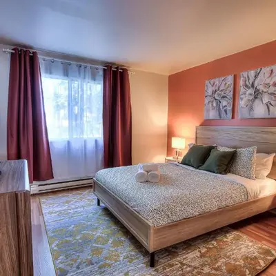 Free Parking! Montreal Adventure Home - Modern & Spacious Comforts!