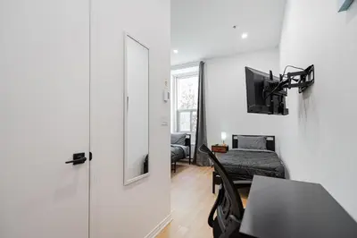 Gallery image of Loft Studio & 2 Single Beds For 2 Guests with Parking in Montréal