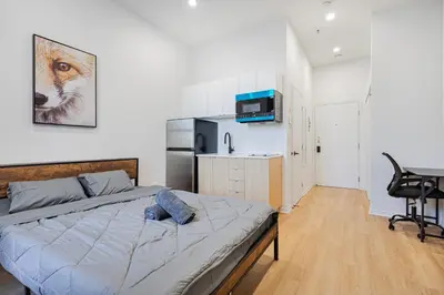 Gallery image of Downtown Studio For 2 Guests with Parking in Montréal
