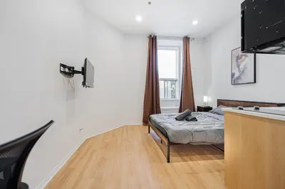 Gallery image of Downtown Studio For 2 Guests with Parking in Montréal