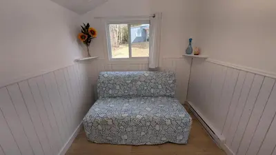 Gallery image of Petit chalet au bord du lac in Shefford