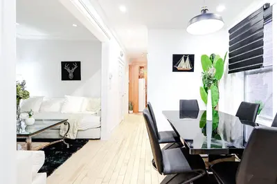 Gallery image of Large Family Duplex for 10 Guest with 2 private Parking in Montréal