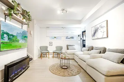 Gallery image of Allo downtown For 2 Guest Close to metro Peel in Montréal
