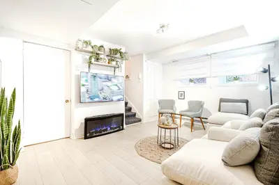 Gallery image of Allo downtown For 2 Guest Close to metro Peel in Montréal