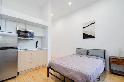 Gallery image of Weekly Studio For 2 Guest With free Parking in Montréal