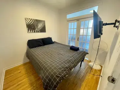 Gallery image of FULL KITCHEN 13min from DTOWN Room B in Montréal