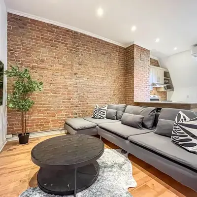 Modern 2BR Haven - Prime Location