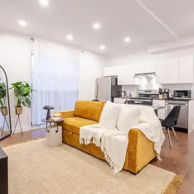 Stylish Retreat Near Crescent & Sainte-Catherine