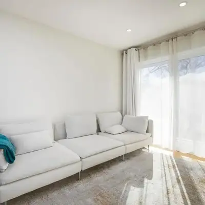 Comfort & Style in Ahuntsic
