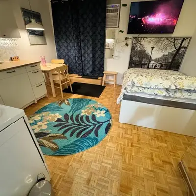 Montreal Hideaway in a Residential area