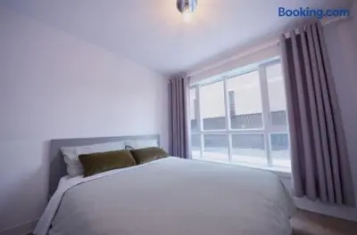 Gallery image of 102 - Romance Cozy 2BR with Patio, Gym, Parking, DT&Airport in Montréal
