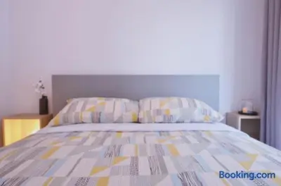 Gallery image of 102 - Romance Cozy 2BR with Patio, Gym, Parking, DT&Airport in Montréal