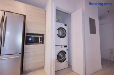 Gallery image of 102 - Romance Cozy 2BR with Patio, Gym, Parking, DT&Airport in Montréal