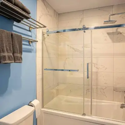 117 - Spacious 2 King BD with Parking