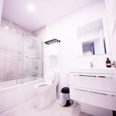208 - Modern Cozy Bright Apt with 2BR