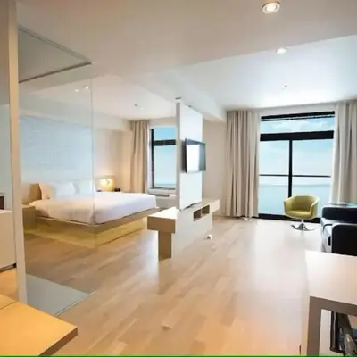 Hotel du Lac Champlain