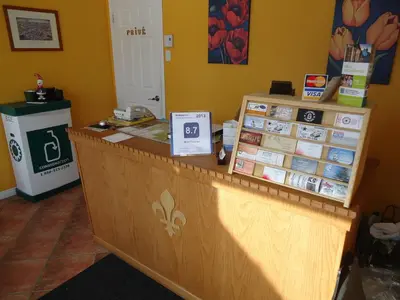 a store counter withiazepamiazepinesiazepines at Motel Canadien in Trois-Rivières