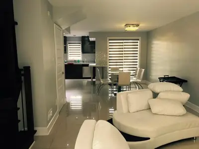 Gallery image of Luxury Two Story Villa Unit C in Laval