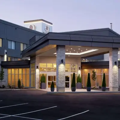 Doubletree By Hilton Montreal Airport