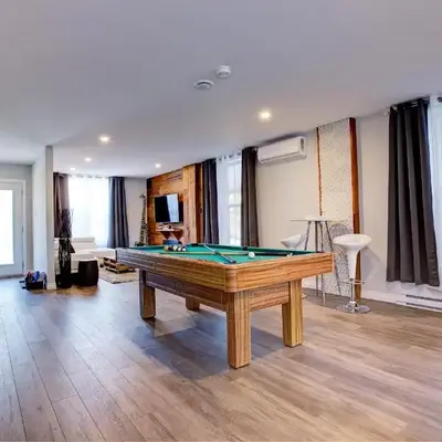 Modern Townhouse with Rooftop Deck