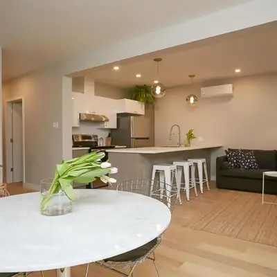 Montreal Contemporary Apartment Free Parking