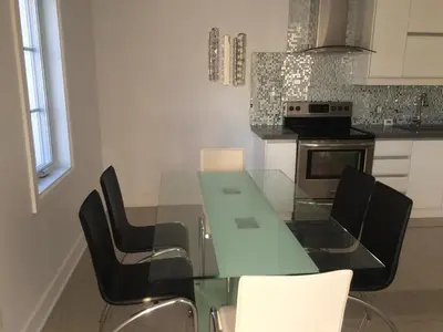 Gallery image of Luxury Two Story Villa Unit A in Laval
