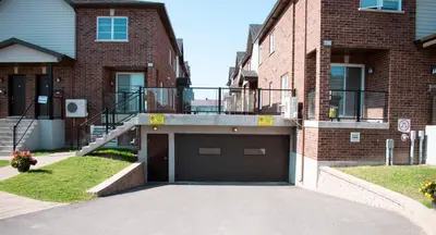 Gallery image of Luxury Two Story Villa Unit A in Laval