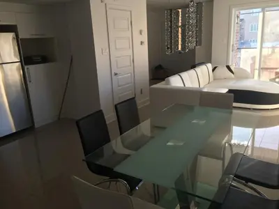 Gallery image of Luxury Two Story Villa Unit A in Laval