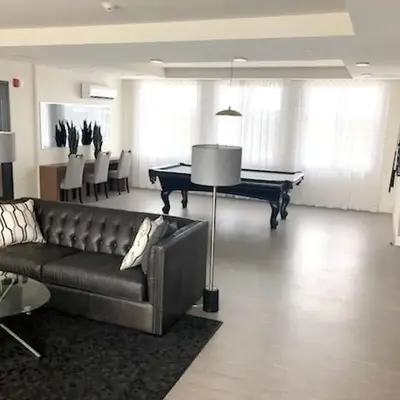 Luxurious Apartment in Brossard with Terrace