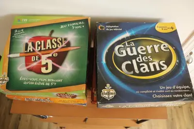 two boxes of crisps sitting on top of a shelf at Casa Linda Victoriaville in Princeville