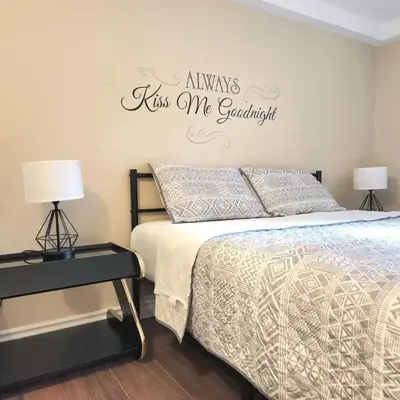 Cozy spacious Apt In Laval
