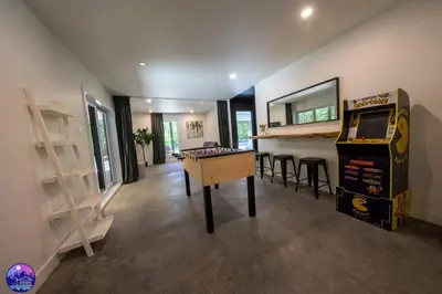 Gallery image of Chalet Forestria - SPA- Billard- Ski in Mansonville