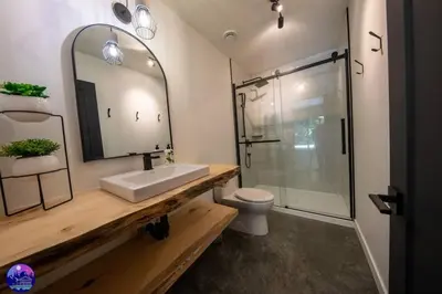 Gallery image of Chalet Forestria - SPA- Billard- Ski in Mansonville