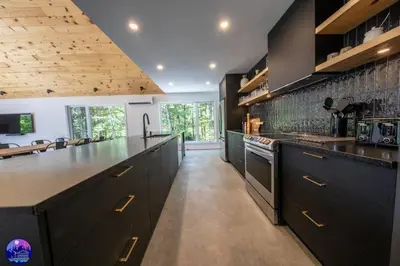 Gallery image of Chalet Forestria - SPA- Billard- Ski in Mansonville