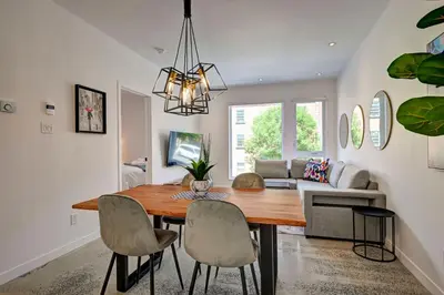 Gallery image of Amazing 1Bedroom Great Location presented by TripMontreal in Montréal