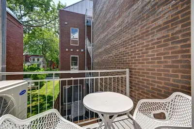Gallery image of Amazing 1Bedroom Great Location presented by TripMontreal in Montréal